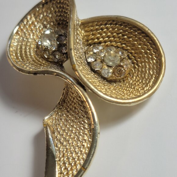 Modernistic Bow with Rhinestones Gold Plated over Rhodium Statement Brooch Unsig - Picture 3 of 7